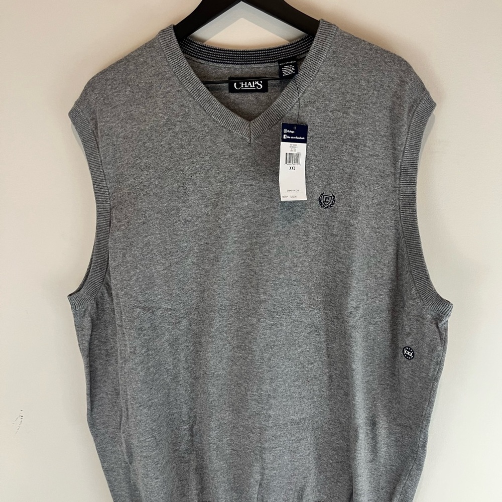 CHAPS Men’s Large Gray V-Neck Sweater Vest Size